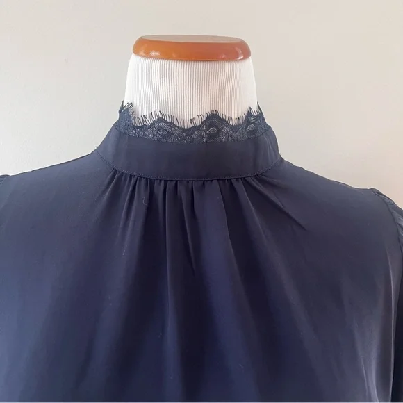 Ann Taylor Navy Blue Lace Trim Blouse – Size Small - Picture 8 of 11